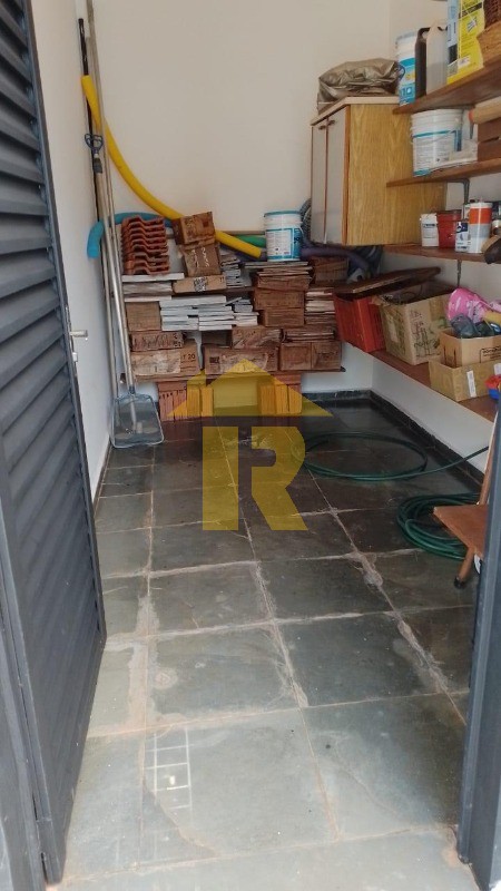 Casa com 3 quartos à venda, 268m² — foto 17 de 40