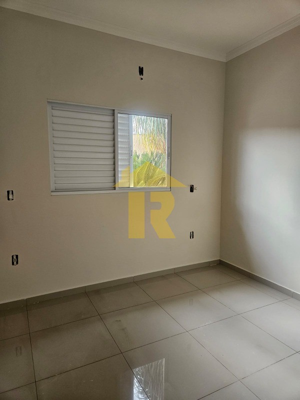 Casa com 3 quartos à venda, 131m² — foto 4 de 14