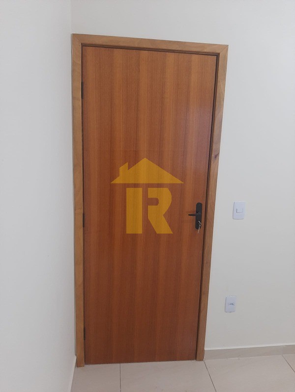 Casa com 2 quartos à venda e aluguel, 60m² — foto 2 de 7