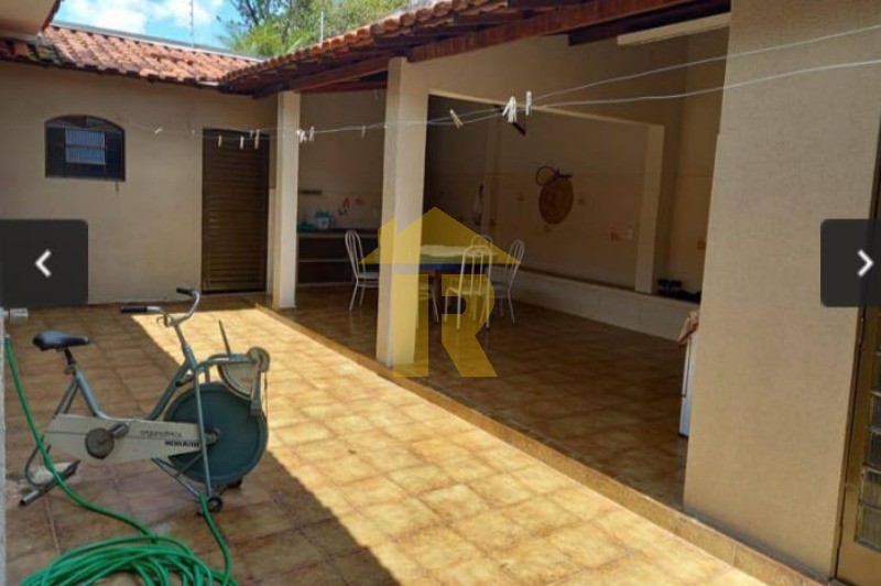 Casa com 3 quartos à venda, 330m² — foto 11 de 22