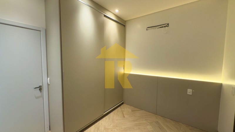 Casa de Condomínio com 3 quartos à venda, 223m² — foto 11 de 23