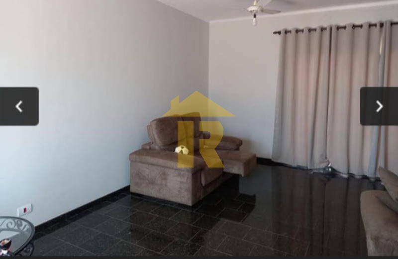 Casa com 3 quartos à venda, 330m² — foto 3 de 22
