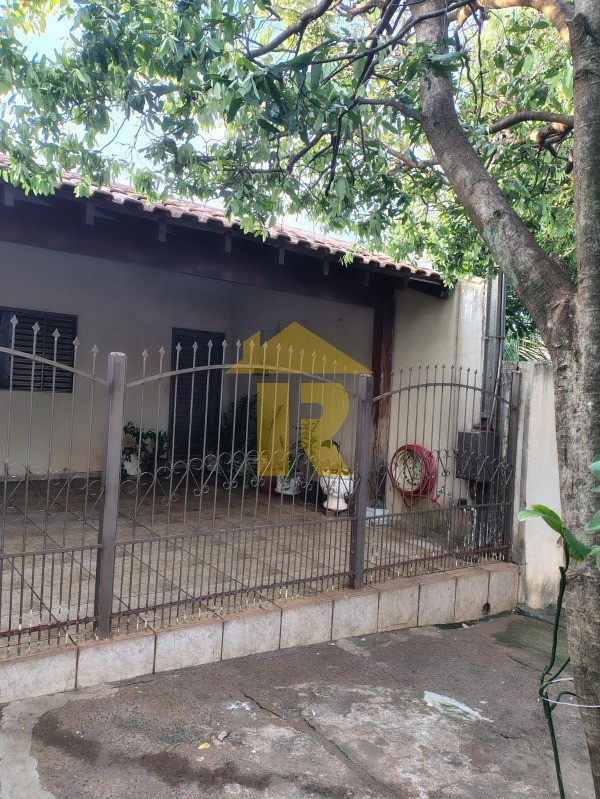 Casa com 3 quartos à venda, 150m² — foto 1 de 21