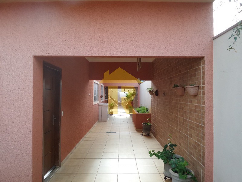 Casa com 2 quartos à venda, 175m² — foto 2 de 10