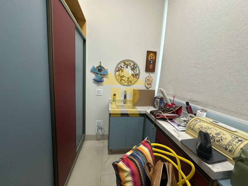Casa de Condomínio com 3 quartos à venda, 340m² — foto 17 de 31