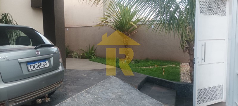 Casa com 3 quartos à venda, 130m² — foto 2 de 19
