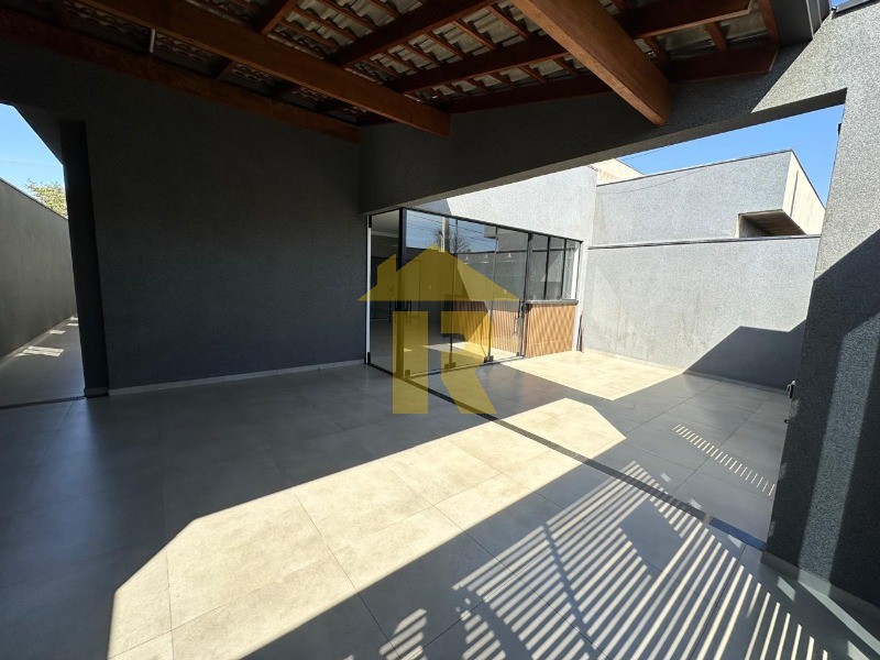 Casa com 2 quartos à venda, 136m² — foto 3 de 18