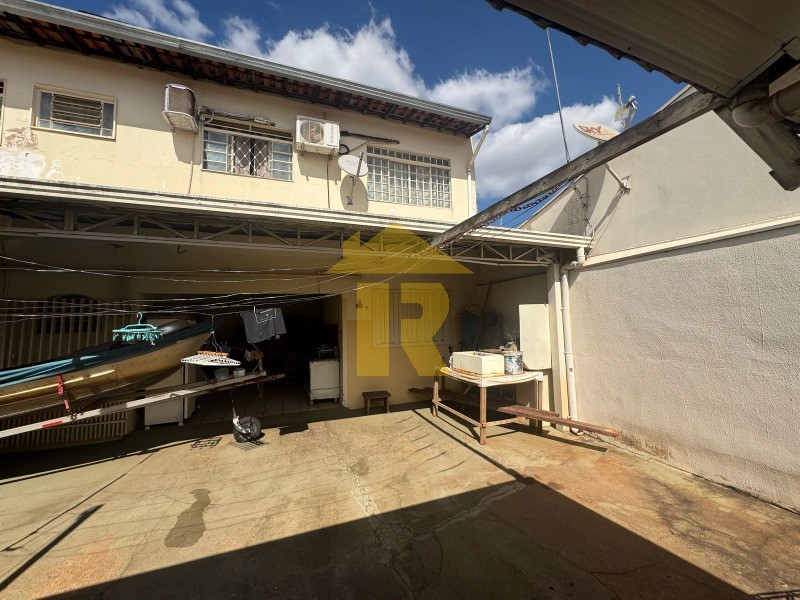 Casa com 3 quartos à venda, 270m² — foto 9 de 18