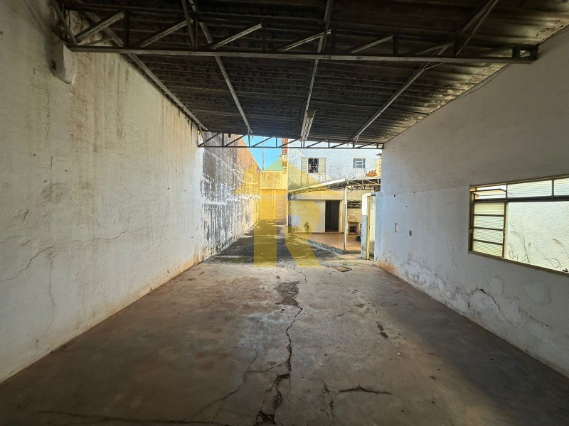 Casa com 3 quartos à venda, 331m² — foto 17 de 21