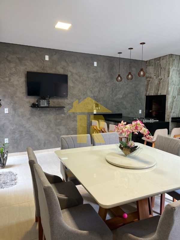 Casa com 3 quartos à venda, 184m² — foto 19 de 25