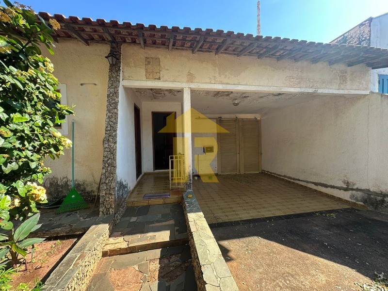 Casa com 3 quartos à venda, 331m² — foto 1 de 21