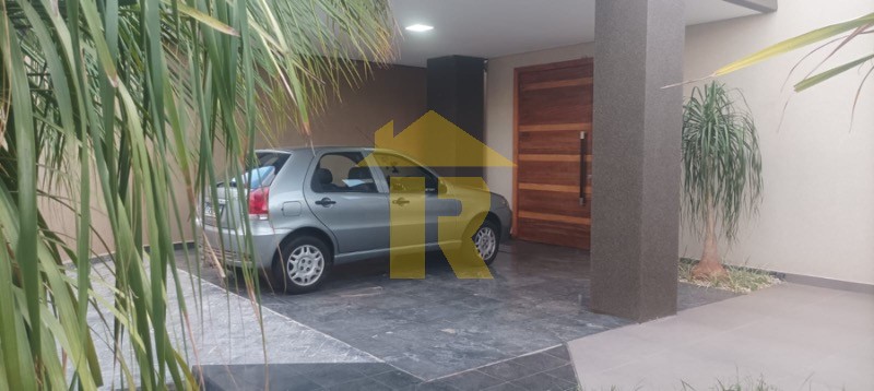 Casa com 3 quartos à venda, 130m² — foto 1 de 19