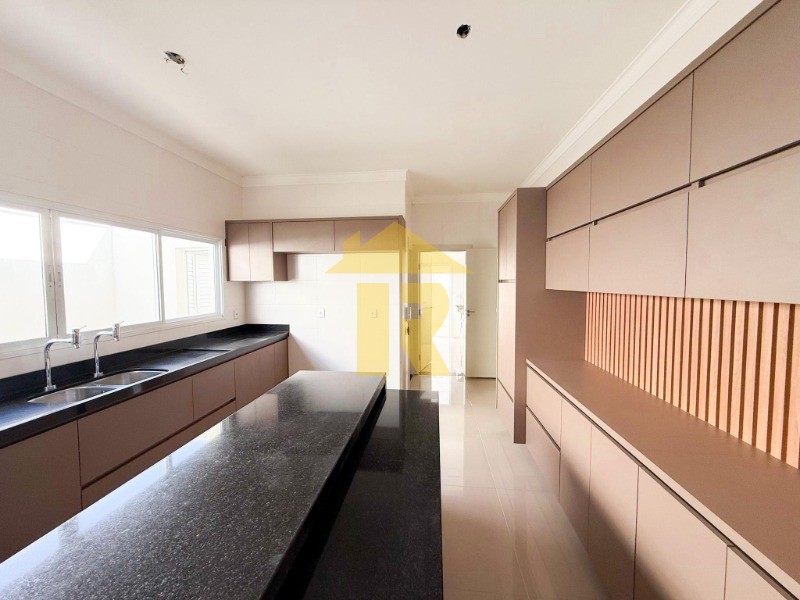 Casa de Condomínio com 3 quartos à venda, 270m² — foto 16 de 38
