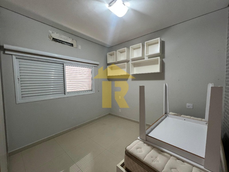 Casa de Condomínio com 4 quartos à venda e aluguel, 268m² — foto 32 de 34