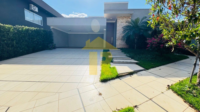 Casa de Condomínio com 3 quartos à venda, 220m² — foto 1 de 40