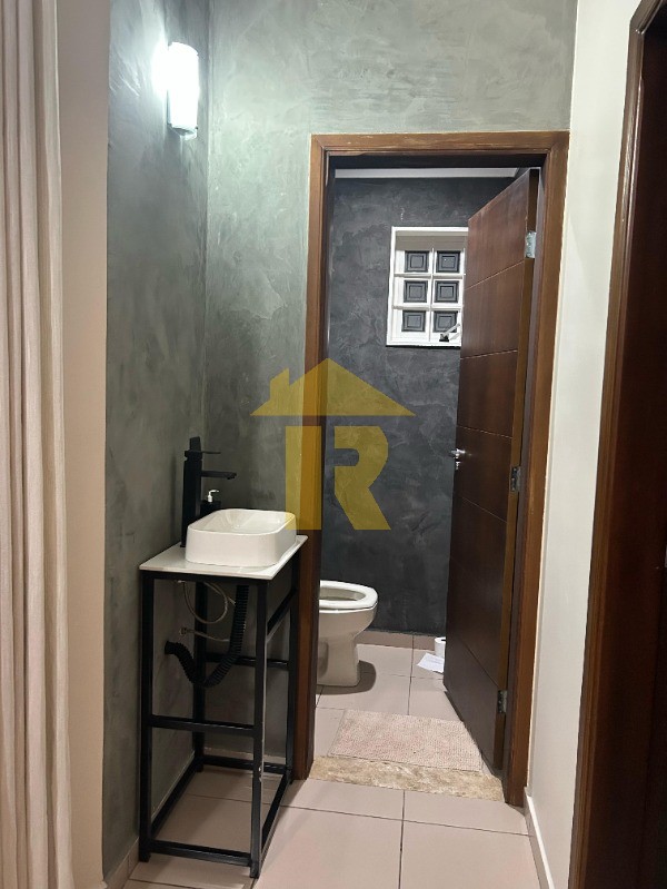 Casa com 3 quartos à venda, 235m² — foto 31 de 35