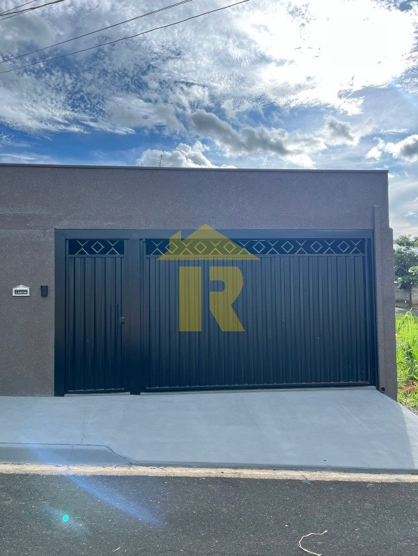 Casa com 2 quartos à venda, 132m² — foto 1 de 14