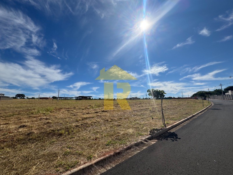 Terreno / Lote / Condomínio  à venda, 451m² — foto 1 de 12