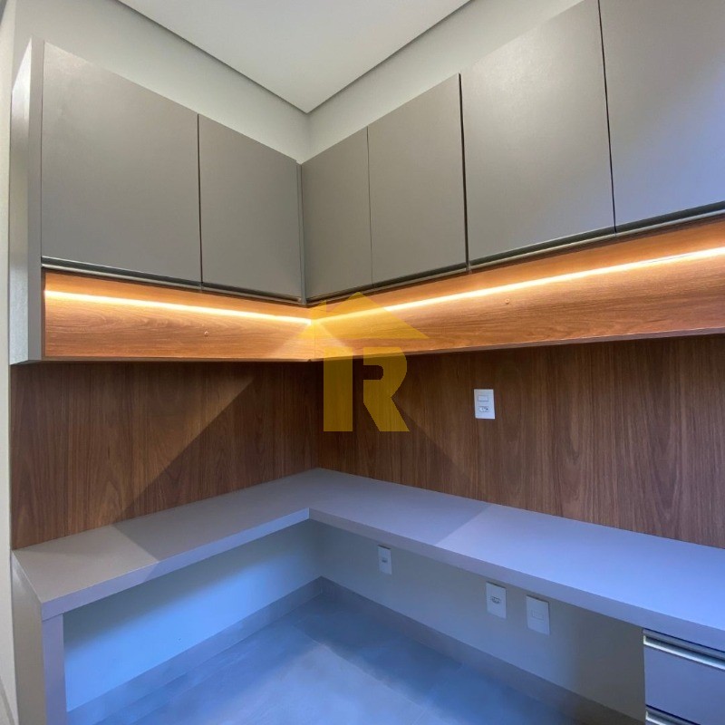 Casa de Condomínio com 4 quartos à venda, 285m² — foto 4 de 17