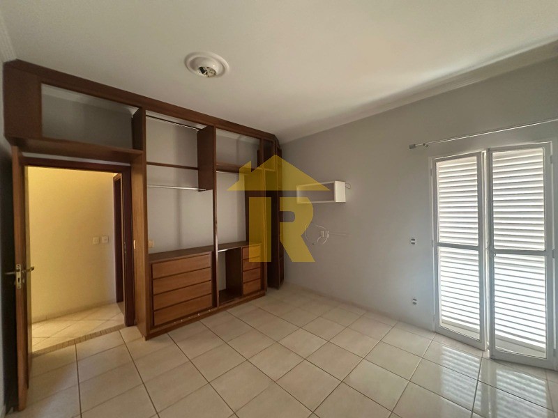 Casa de Condomínio com 3 quartos à venda, 300m² — foto 22 de 28