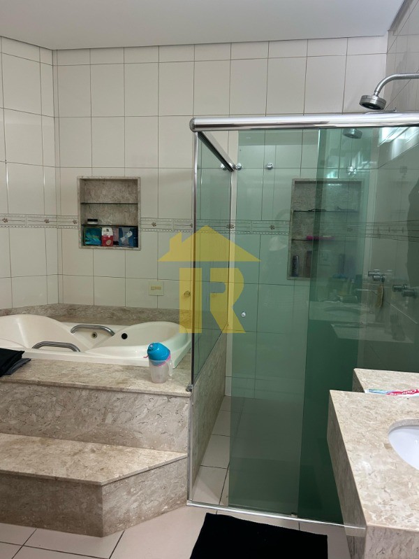 Casa com 3 quartos à venda, 235m² — foto 16 de 35
