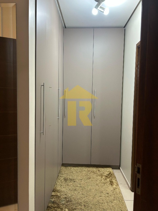 Casa com 3 quartos à venda, 235m² — foto 15 de 35
