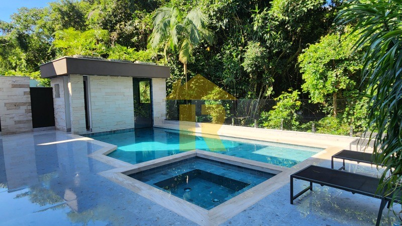 Casa com 5 quartos à venda, 384m² — foto 25 de 61