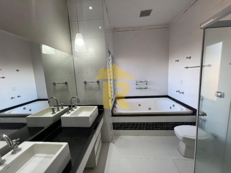 Casa de Condomínio com 4 quartos à venda e aluguel, 268m² — foto 25 de 34