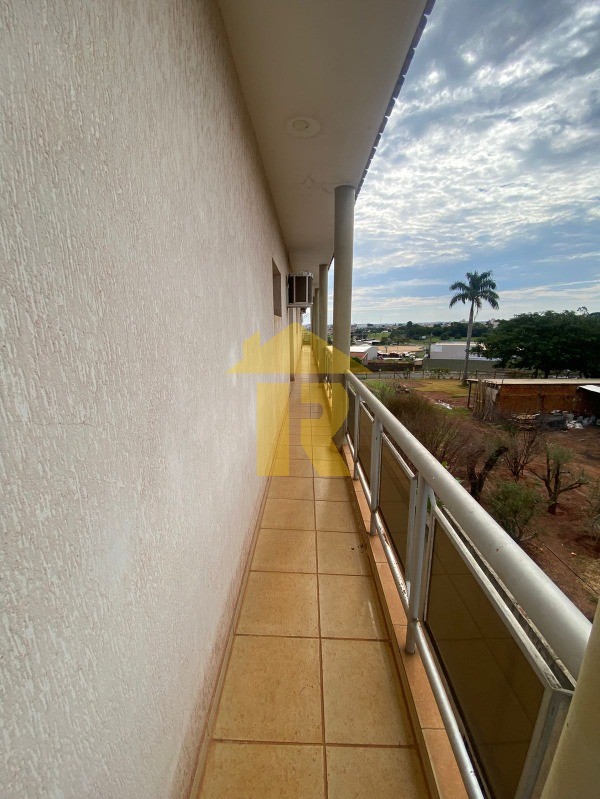 Casa com 4 quartos para aluguel, 243m² — foto 3 de 11