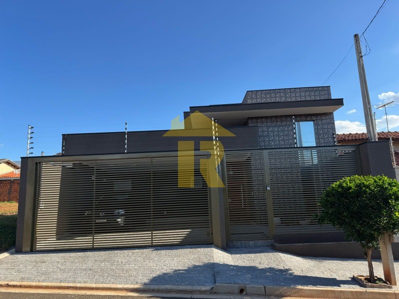 Casa com 3 quartos à venda, 150m² — foto 1 de 20