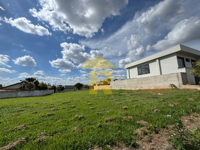 Terreno / Lote / Condomínio  à venda, 377m² — foto 2 de 16