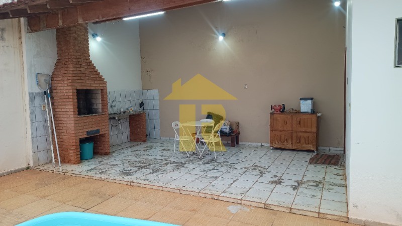 Casa com 4 quartos à venda, 256m² — foto 3 de 13