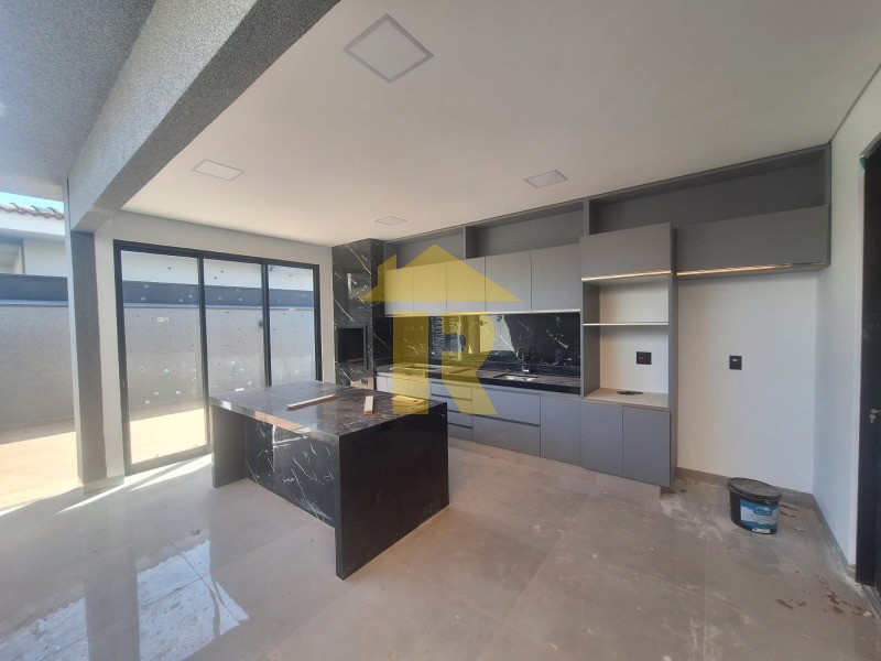 Casa de Condomínio com 3 quartos à venda e aluguel, 168m² — foto 4 de 11