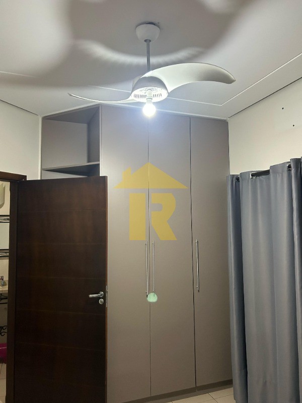 Casa com 3 quartos à venda, 235m² — foto 19 de 35