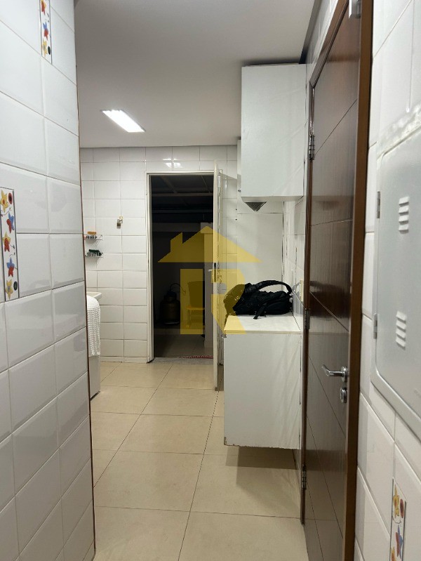 Casa com 3 quartos à venda, 235m² — foto 25 de 35