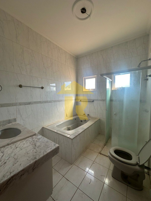 Casa de Condomínio com 3 quartos à venda, 300m² — foto 25 de 28
