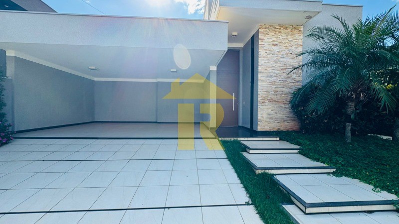 Casa de Condomínio com 3 quartos à venda, 220m² — foto 2 de 40