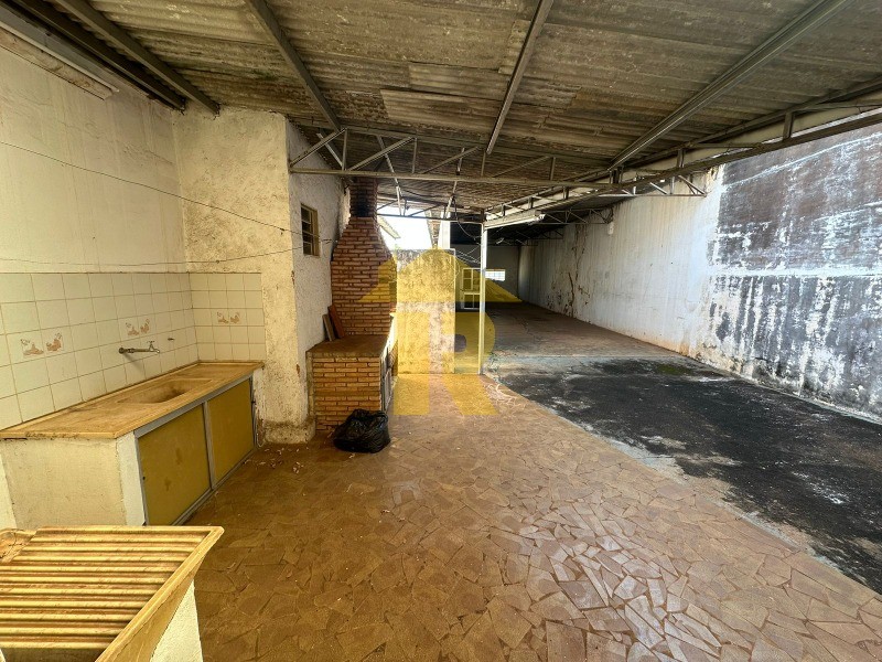 Casa com 3 quartos à venda, 331m² — foto 15 de 21