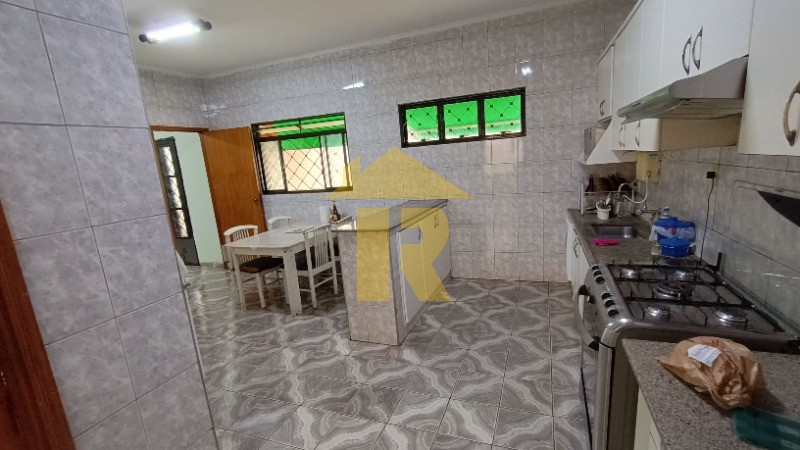 Casa com 4 quartos à venda, 256m² — foto 6 de 13