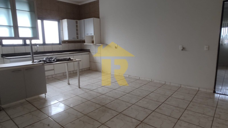 Casa com 3 quartos à venda, 350m² — foto 6 de 14
