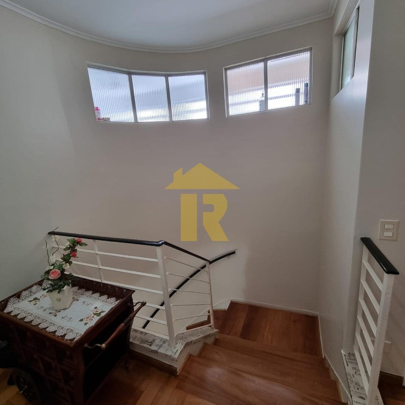 Casa com 3 quartos à venda, 275m² — foto 9 de 38