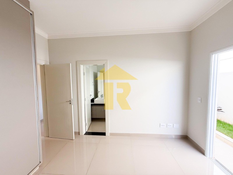 Casa de Condomínio com 3 quartos à venda, 270m² — foto 35 de 38