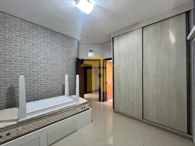 Casa de Condomínio com 4 quartos à venda e aluguel, 268m² — foto 33 de 34