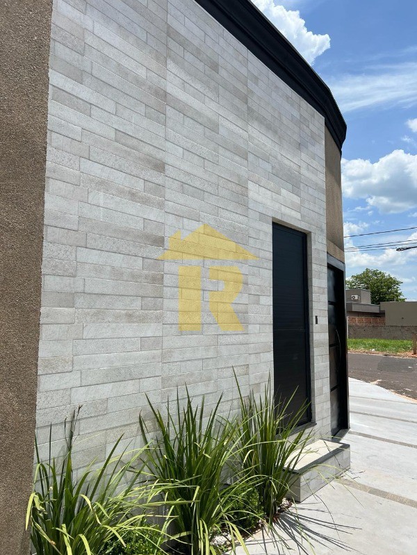 Casa com 3 quartos à venda, 184m² — foto 1 de 25