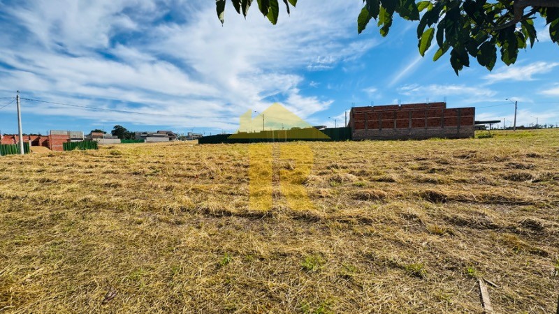 Terreno / Lote / Condomínio  à venda, 451m² — foto 1 de 17