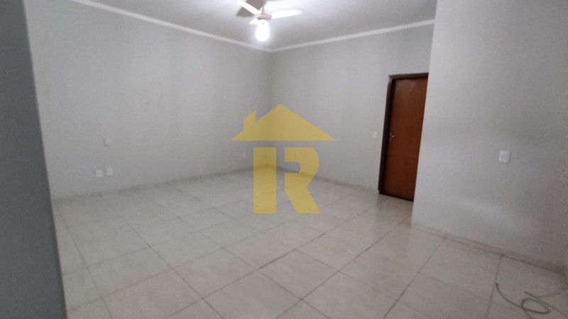 Casa com 3 quartos à venda, 350m² — foto 13 de 14