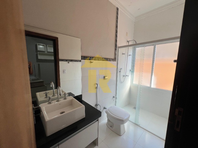 Casa de Condomínio com 4 quartos à venda e aluguel, 268m² — foto 31 de 34