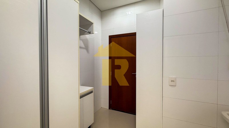 Casa de Condomínio com 4 quartos à venda, 305m² — foto 25 de 27