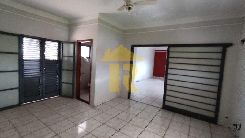 Casa com 3 quartos à venda, 350m² — foto 8 de 14