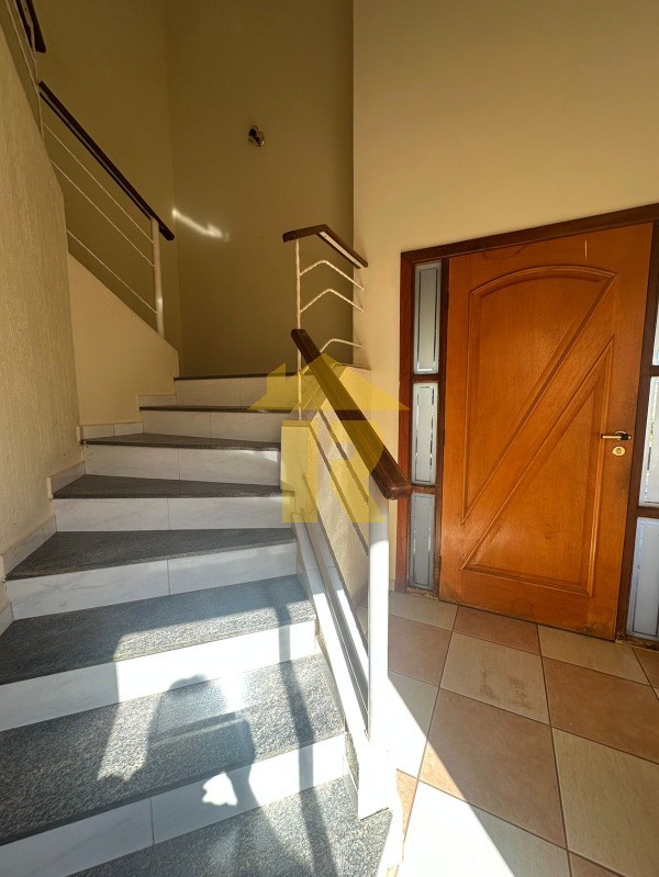 Casa de Condomínio com 3 quartos à venda, 300m² — foto 5 de 28